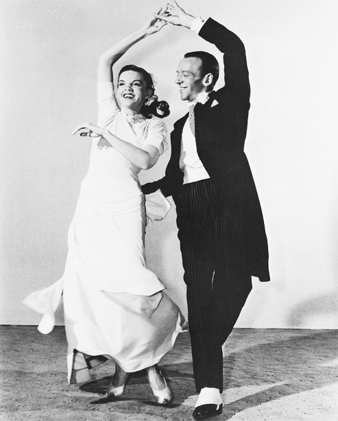 Judy Garland and Fred Astaire dancing in Easter Parade