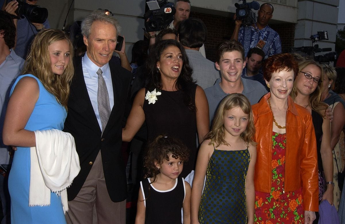 Clint Eastwood, wife Dina, Frances Fisher &amp; children Scott, Kathryn, Francesca &amp; Morgan 