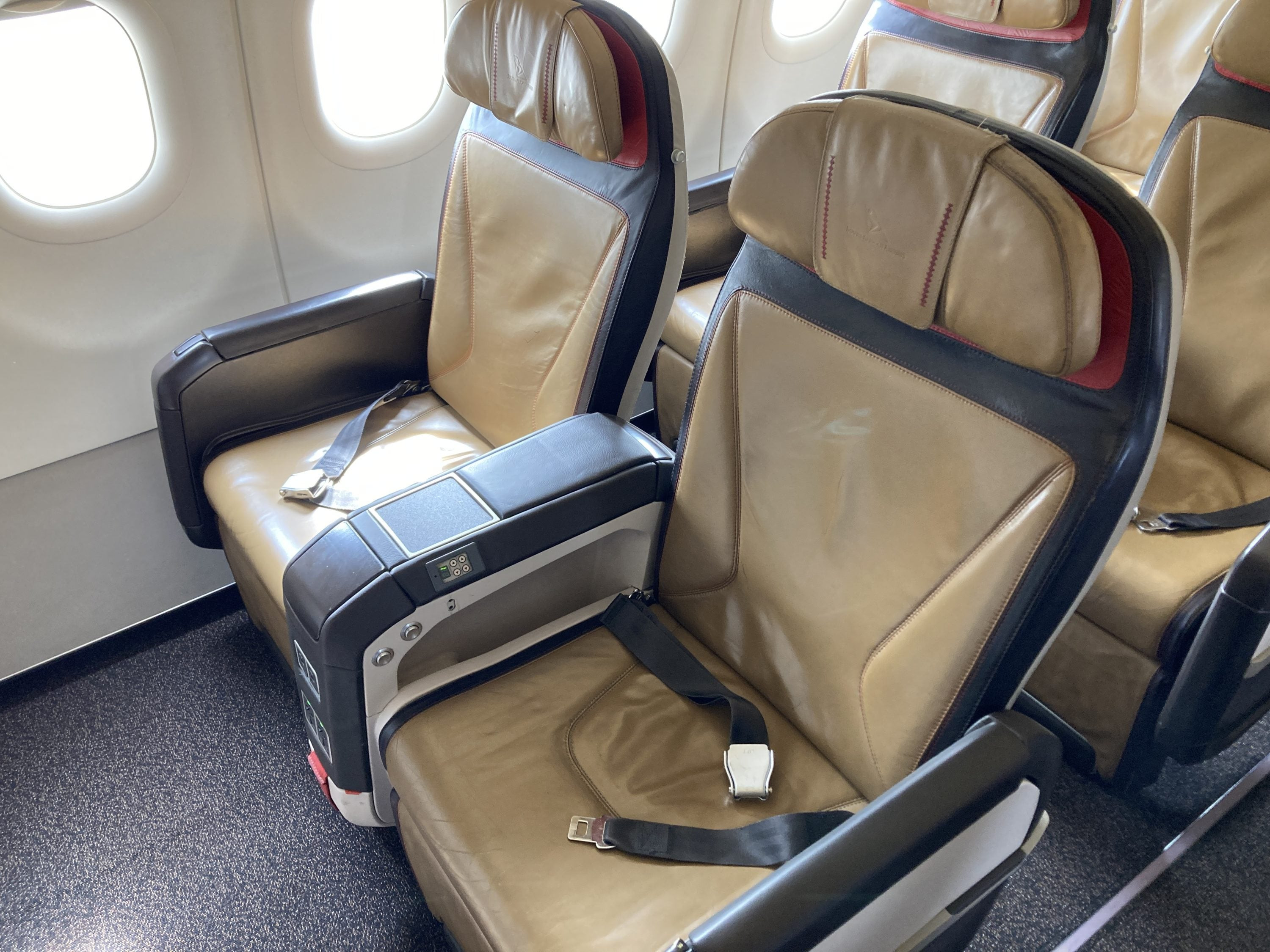 South African Airways A320-200 business class seat