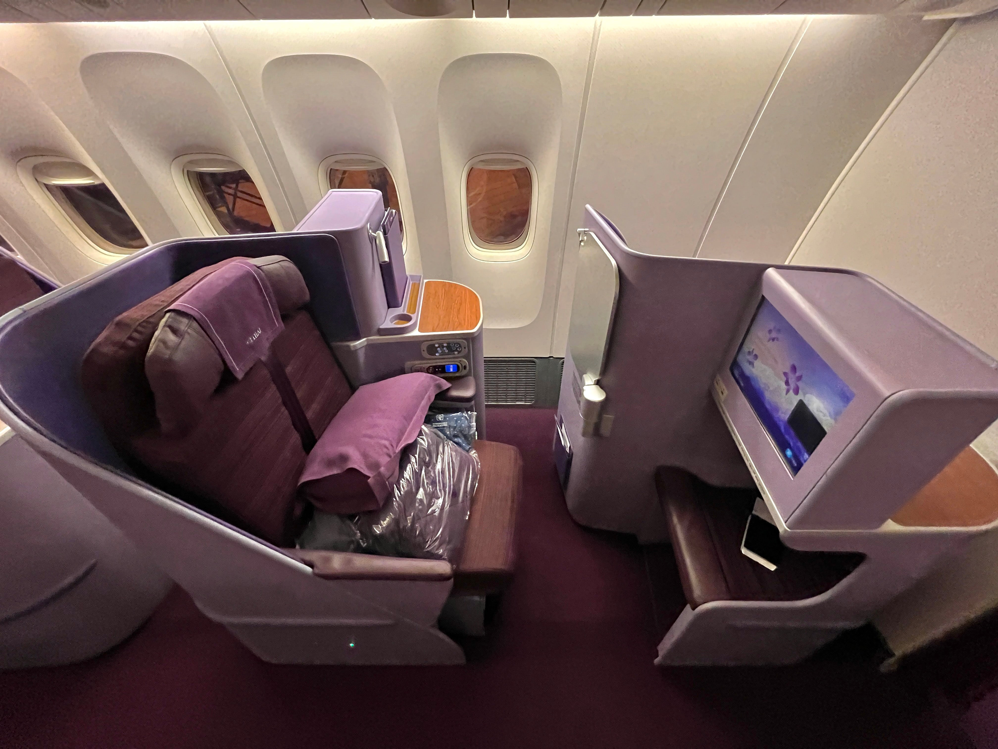 Thai Airways Royal Silk business class seat detail