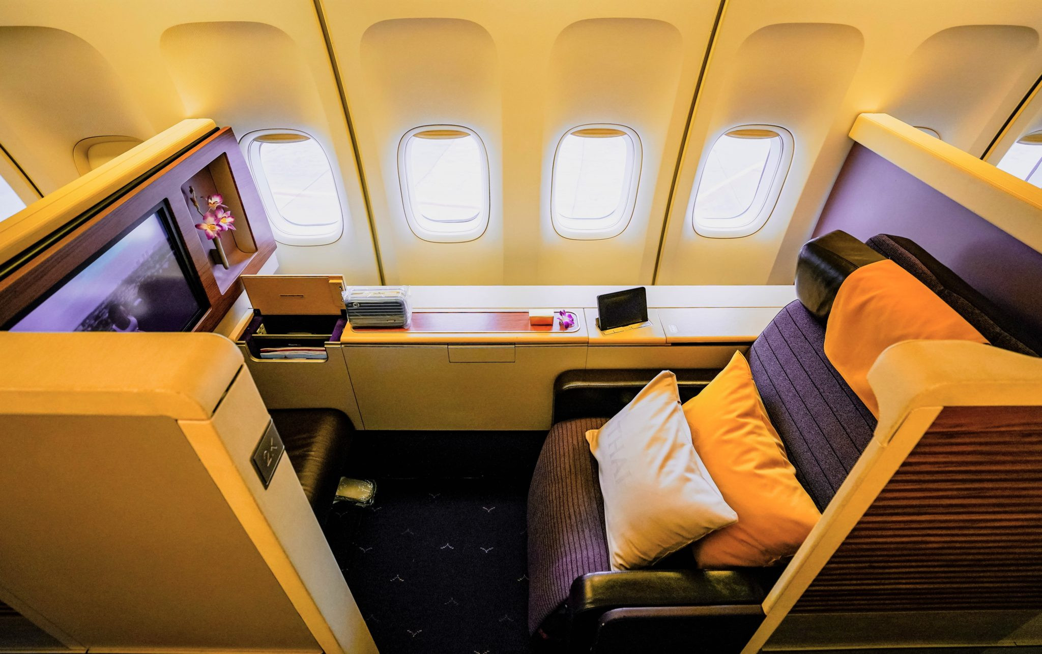 Thai Airways Boeing 747 First Class cabin