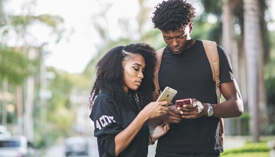 hiding text messages on an iPhone from a girlfriend