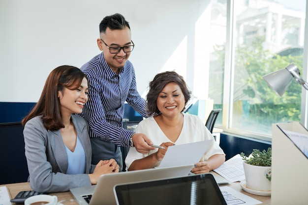 Man and woman figuring out the factors that influence their taxability of social security disability benefits